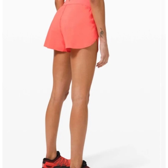 NWT! Lululemon FIND YOUR PACE Shorts 10 - Picture 4 of 10